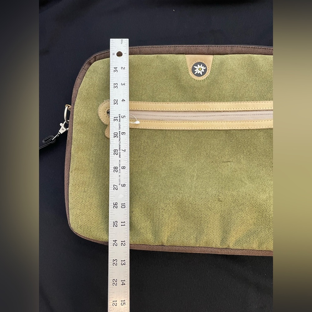 Sherpani Padded Laptop Sleeve Bag Shoulder Strap Front Zipper Green - Picture 10 of 13